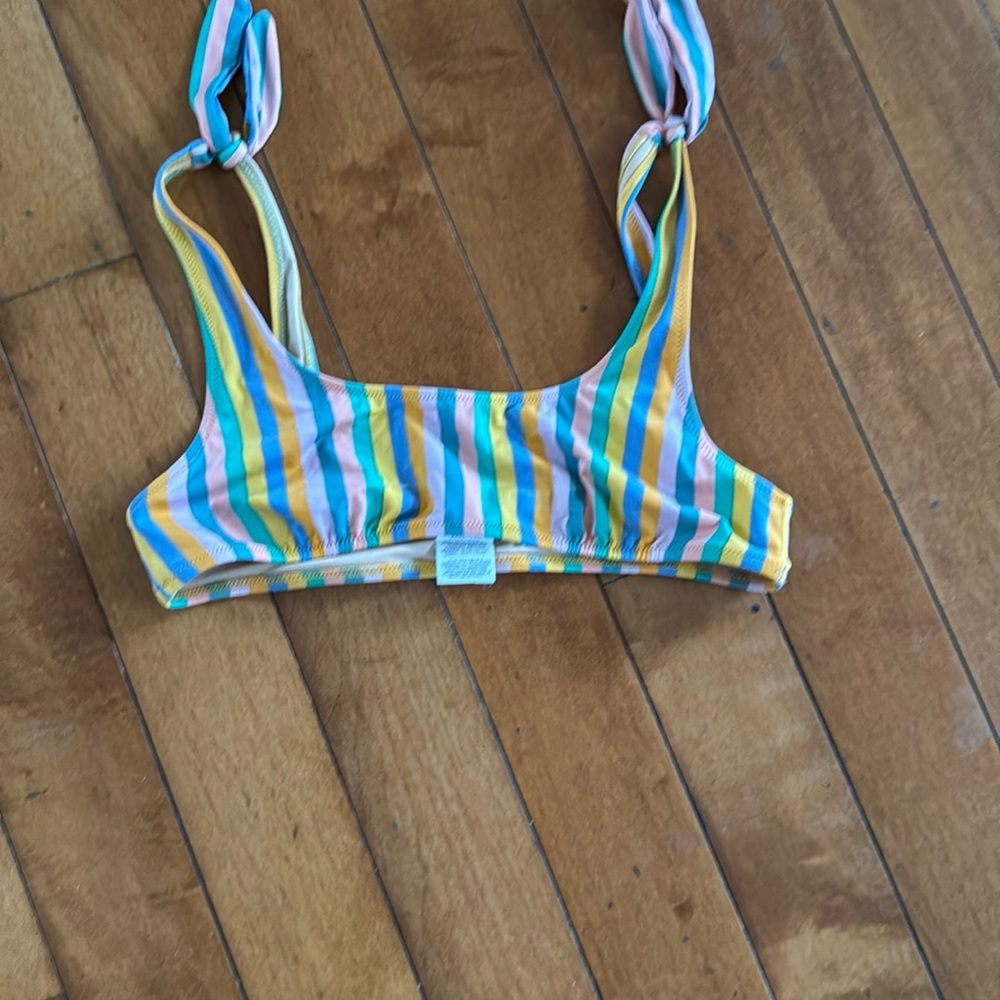 J crew women’s top swim wear green/yellowlow/pink medium in very good